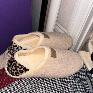 Cozy Cream Slippers with Leopard Accent